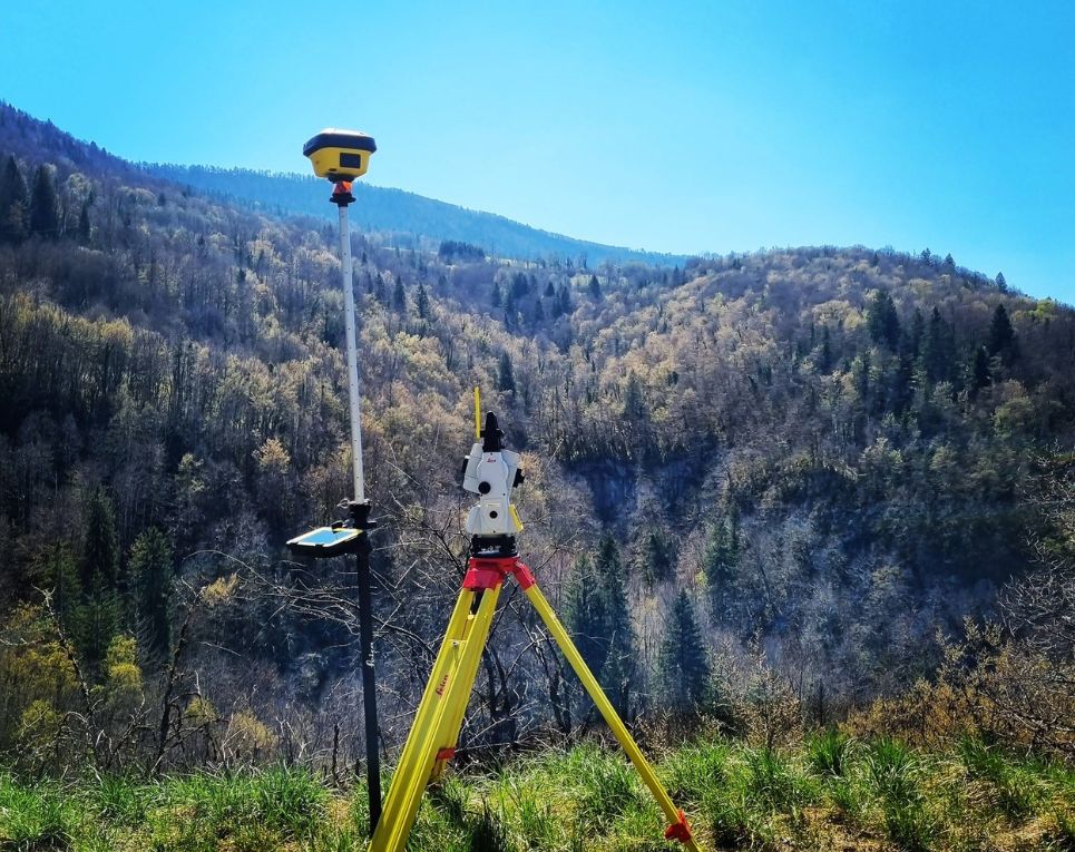 Prise de mesure du terrain